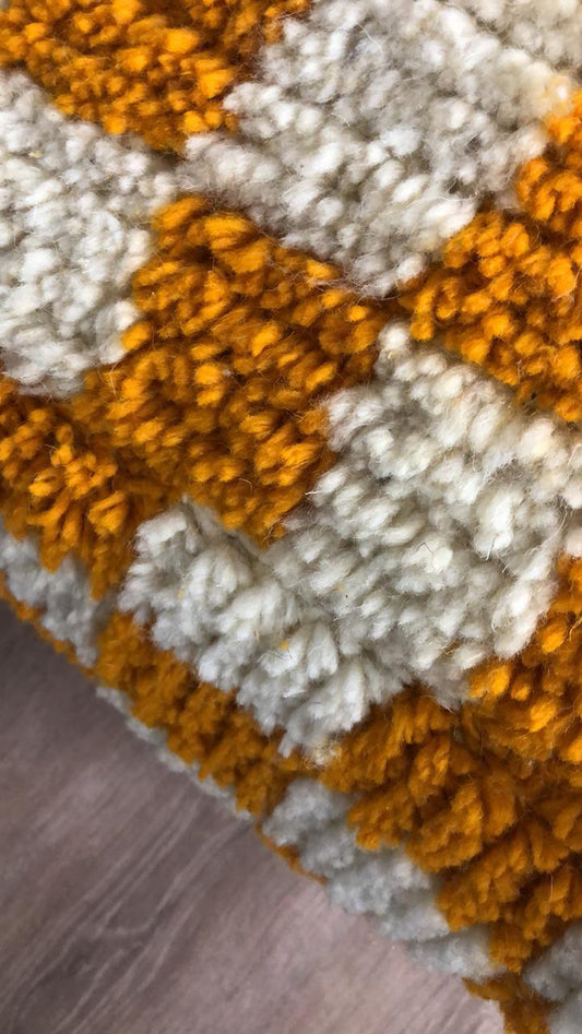 Coussin de sol, housse de pouf marocain à carreaux berbères.