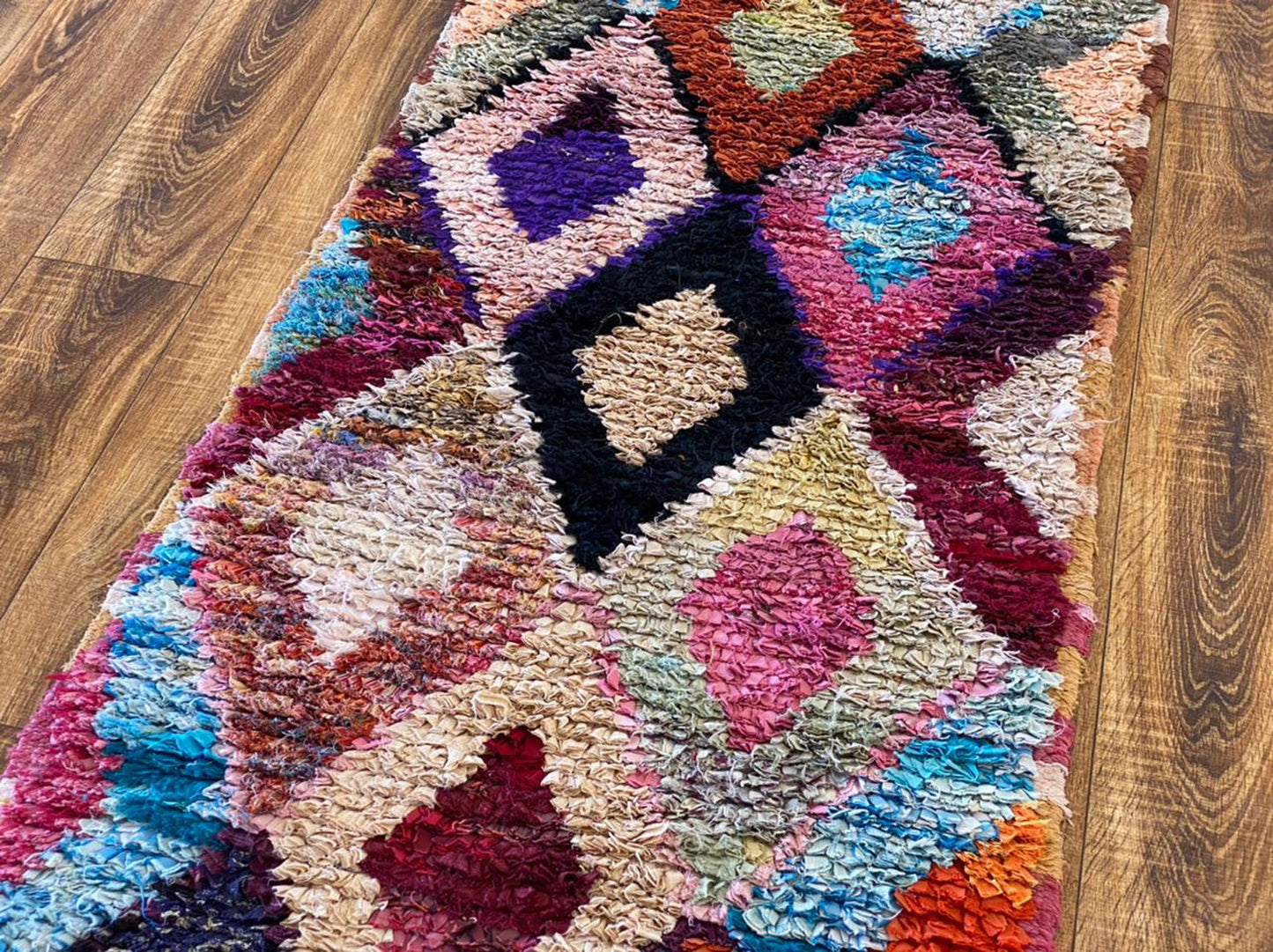 Tapis de couloir marocain Boucherouite 2x9 pieds.