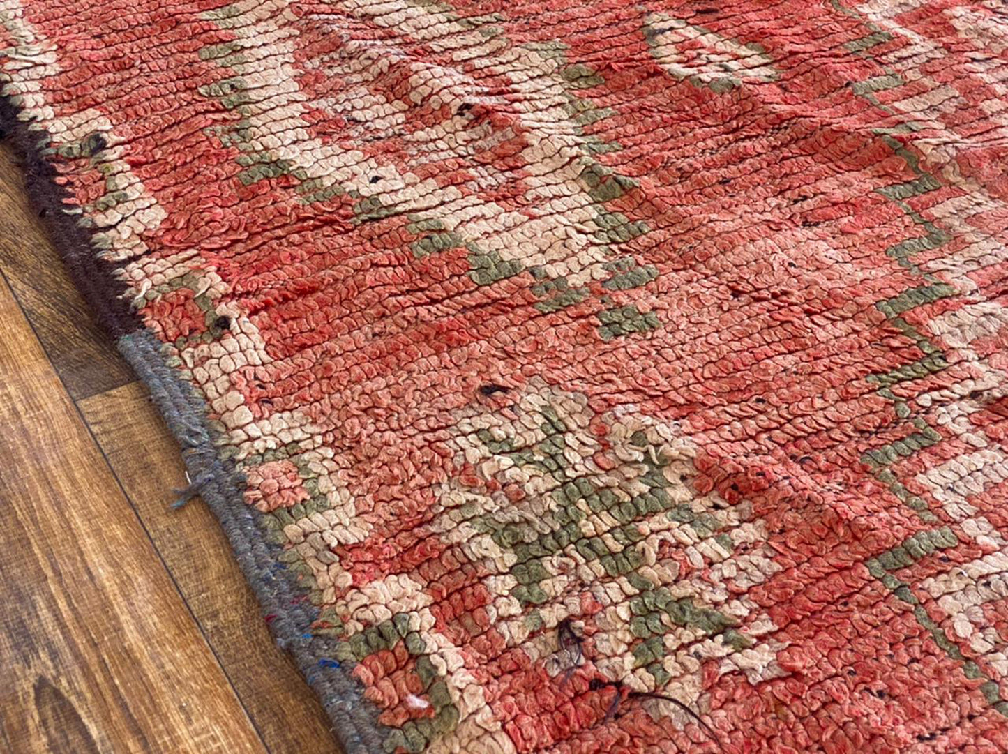 Moroccan vintage Berber rug 6x10 ft.