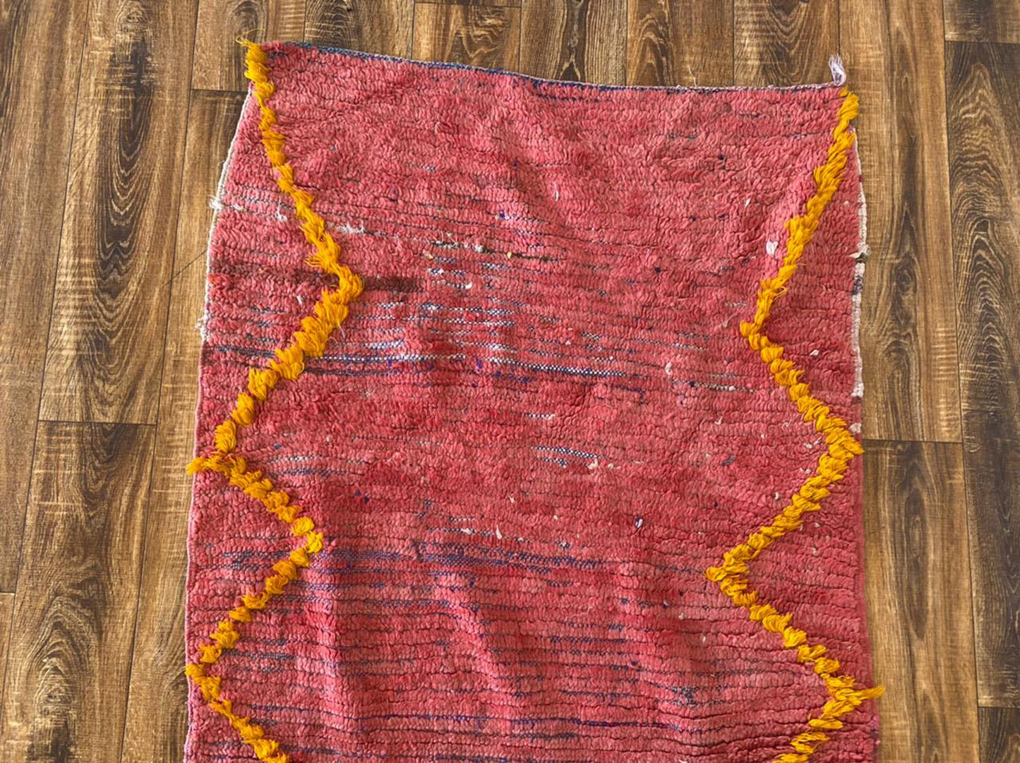 Tapis marocain de 3 x 10 pieds.