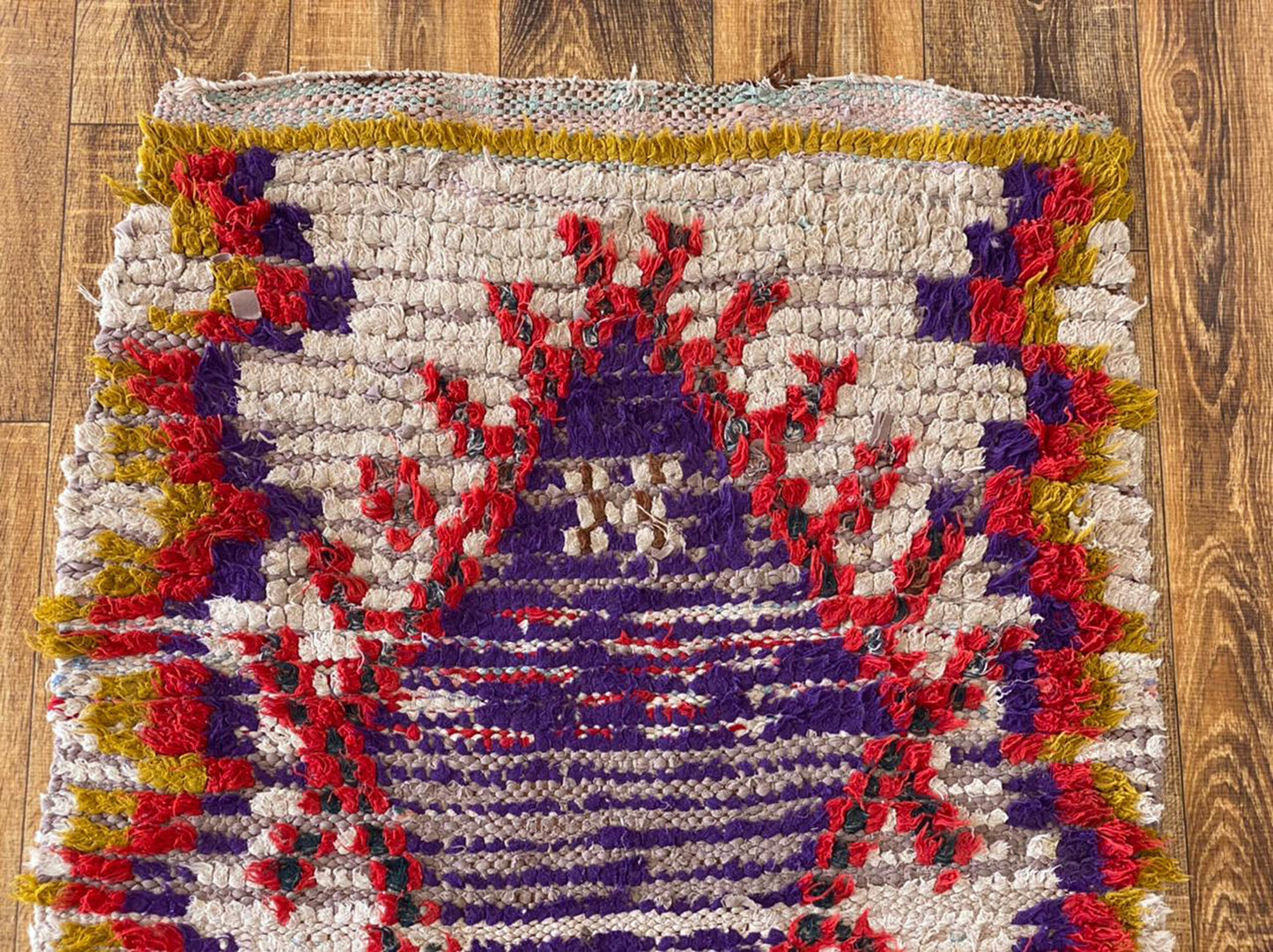 Tapis berbère marocain vintage 2 x 6 pieds.