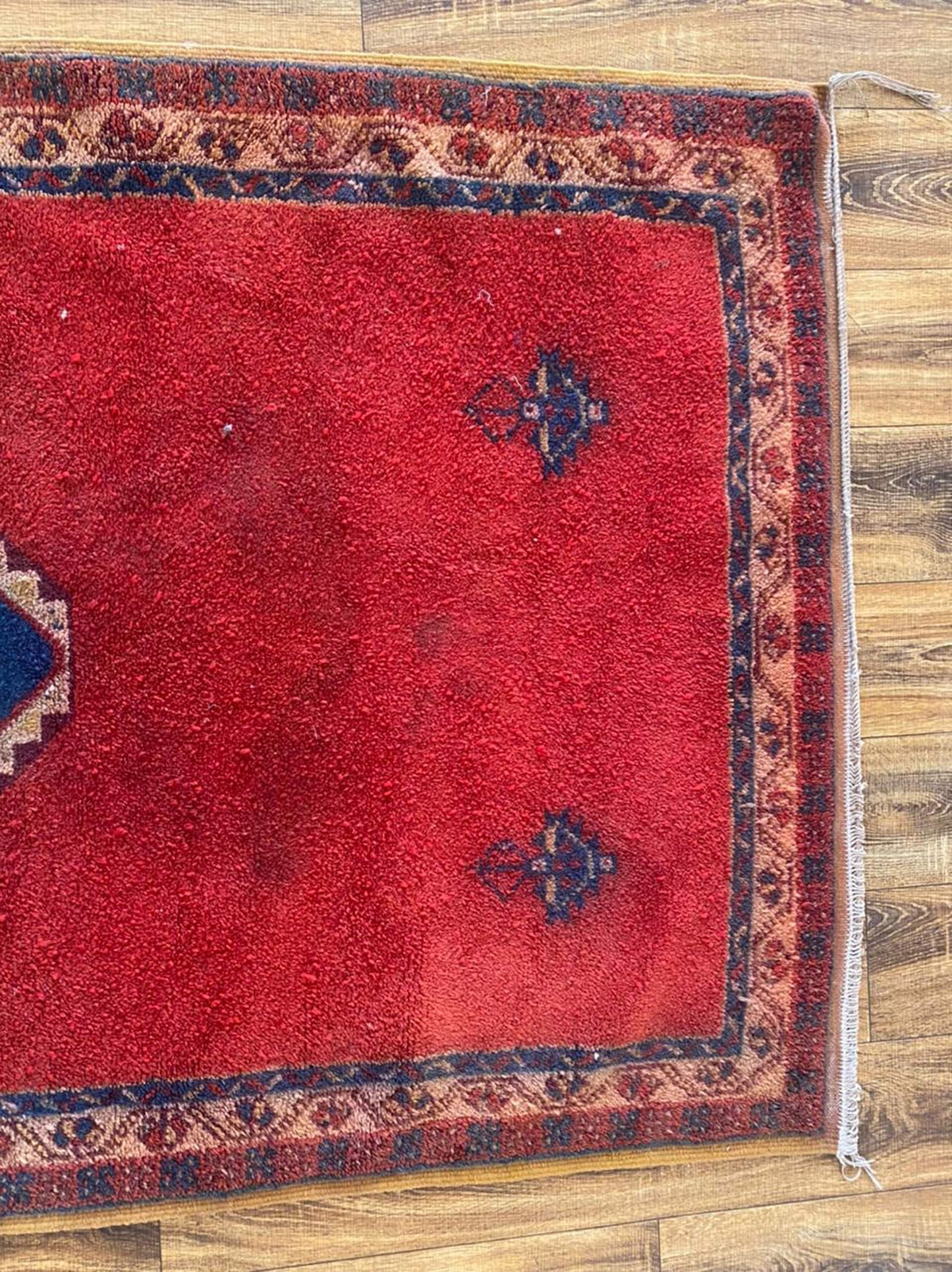 Tapis marocain vintage 4x7 pieds.