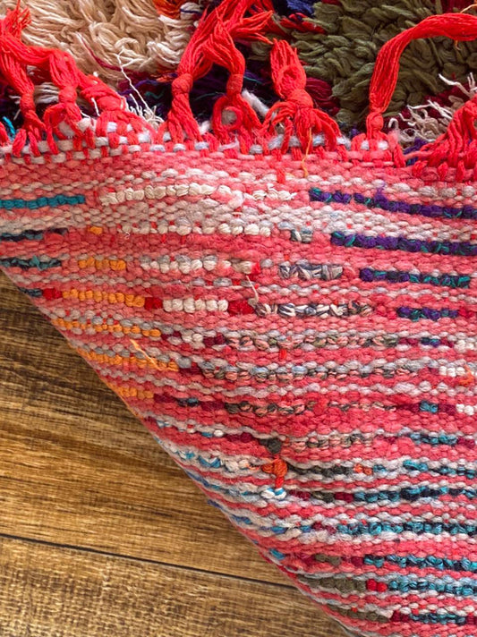 Tapis marocain vintage 2x5 pieds.