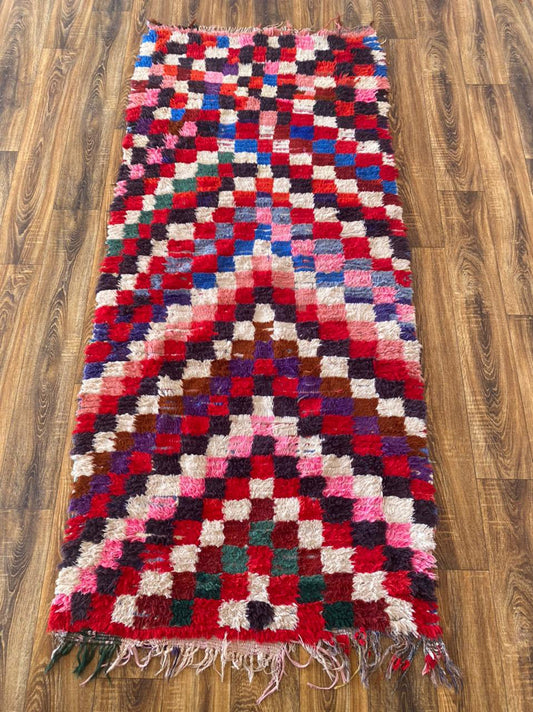 Tapis marocain vintage coloré de 3 x 7 pieds.