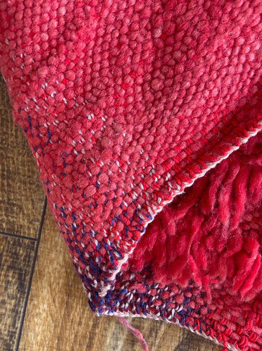 Petit tapis berbère marocain 2x5 pieds.