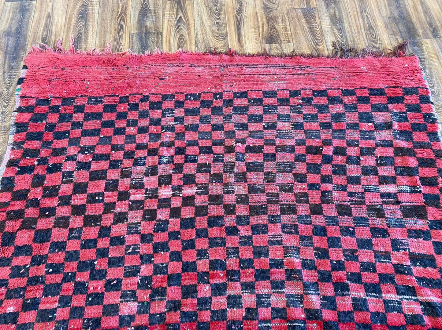 Tapis à carreaux vintage marocain 6x7 pieds.