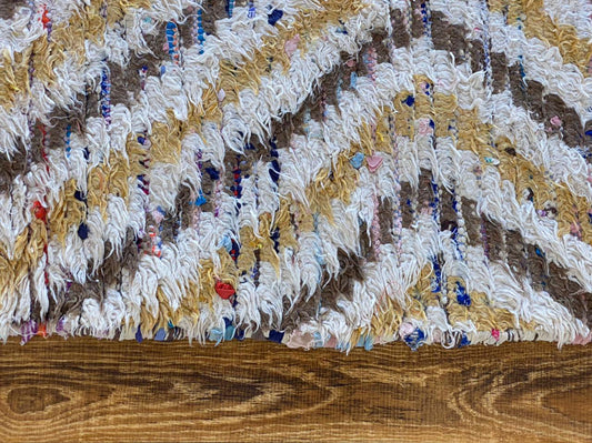 Tapis marocain vintage coloré 3x6 pieds.