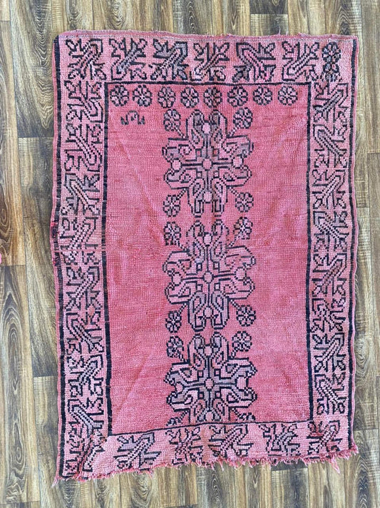 vintage Moroccan Berber rug 4x6 ft.