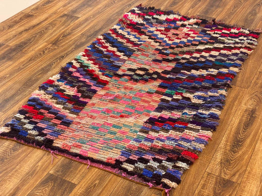 Tapis marocain vintage coloré 3x6 pieds.