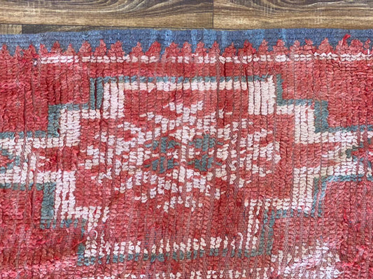 6x10 ft large Berber Moroccan rug.