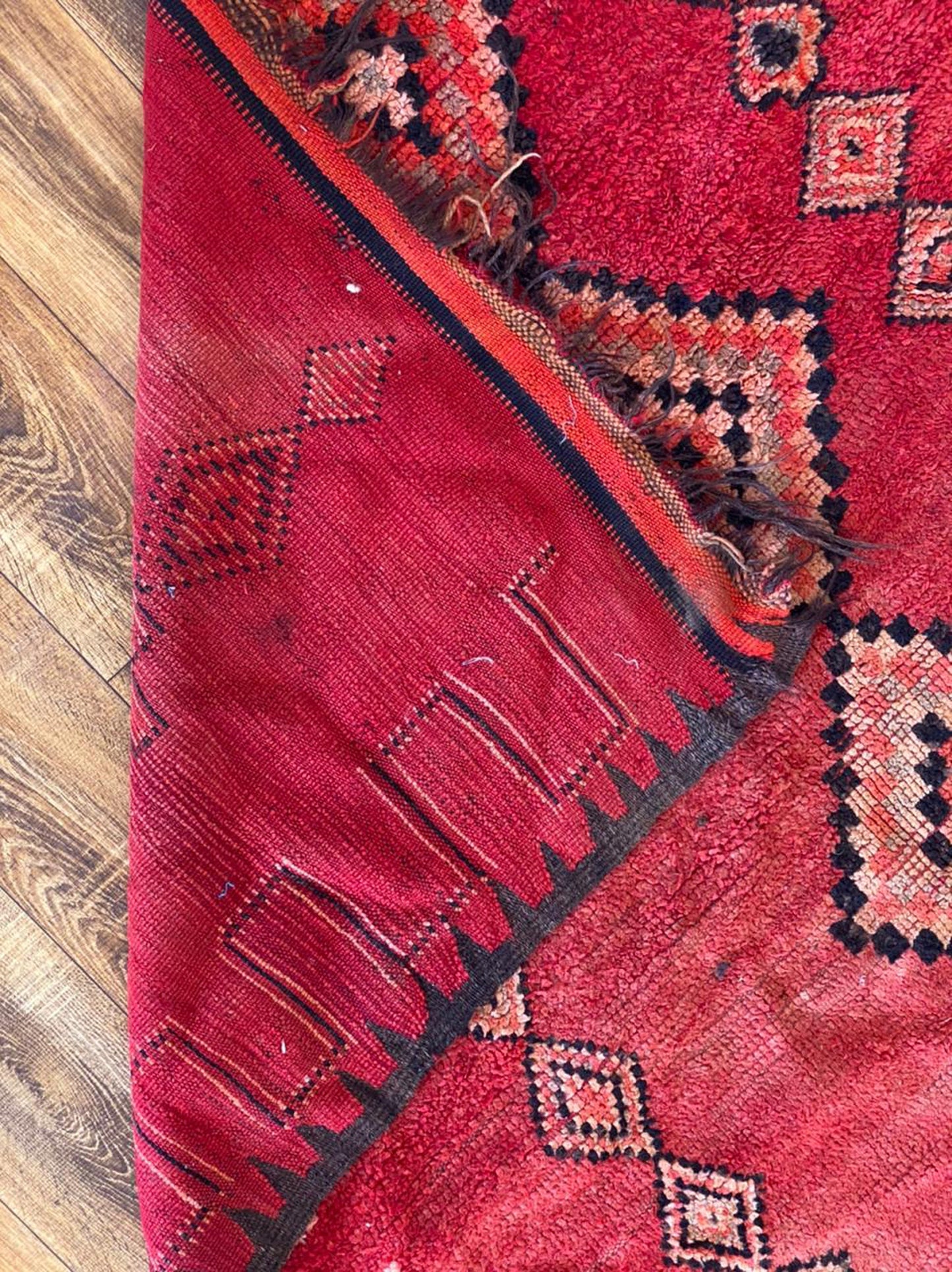 5x10 ft Moroccan vintage large rug.