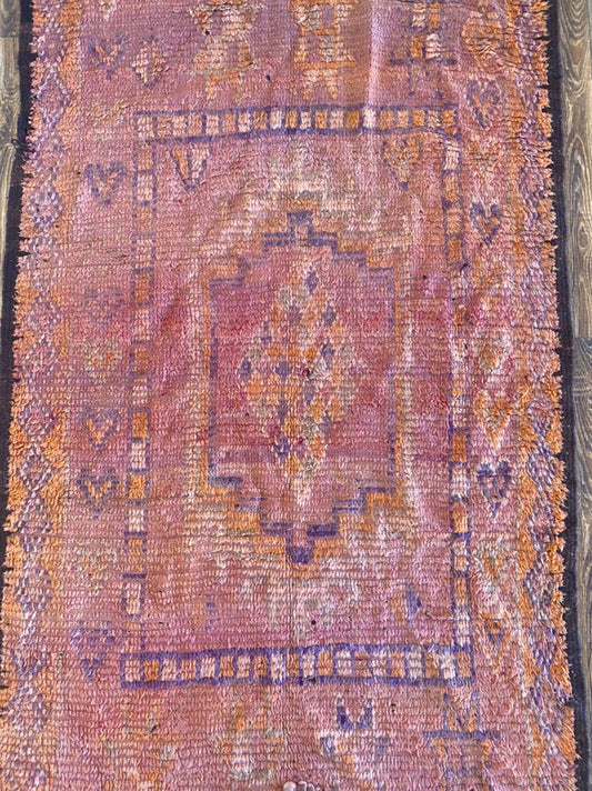 Vintage Berber Moroccan area rug 4x8 ft.