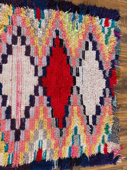 Tapis marocain vintage coloré 3x6 pieds.