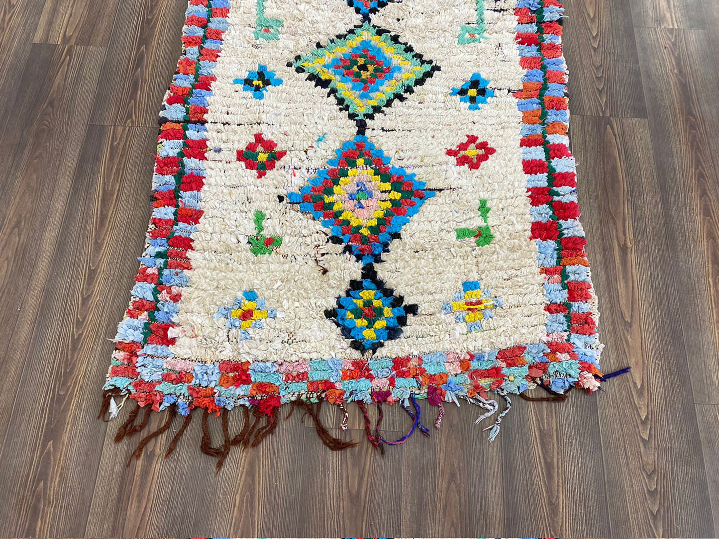 Tapis Boucherouite vintage, tapis berbère bohème 3 pieds sur 6 pieds.