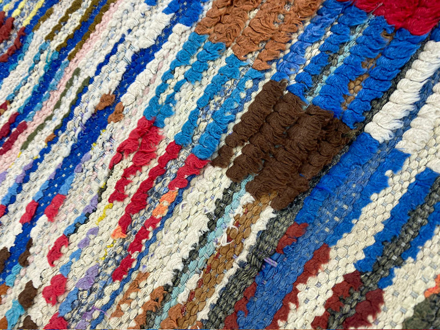 Tapis tissé tribal marocain 3x10 pieds, tapis de couloir étroit à carreaux.