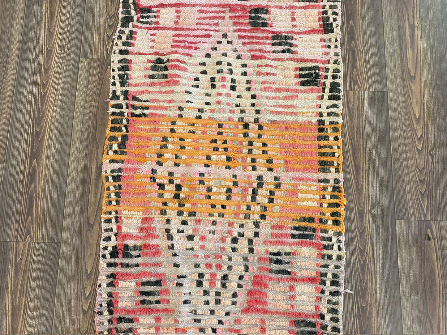 Tapis vintage en laine tissée étroite de 3 x 9 pieds, tapis berbère marocain