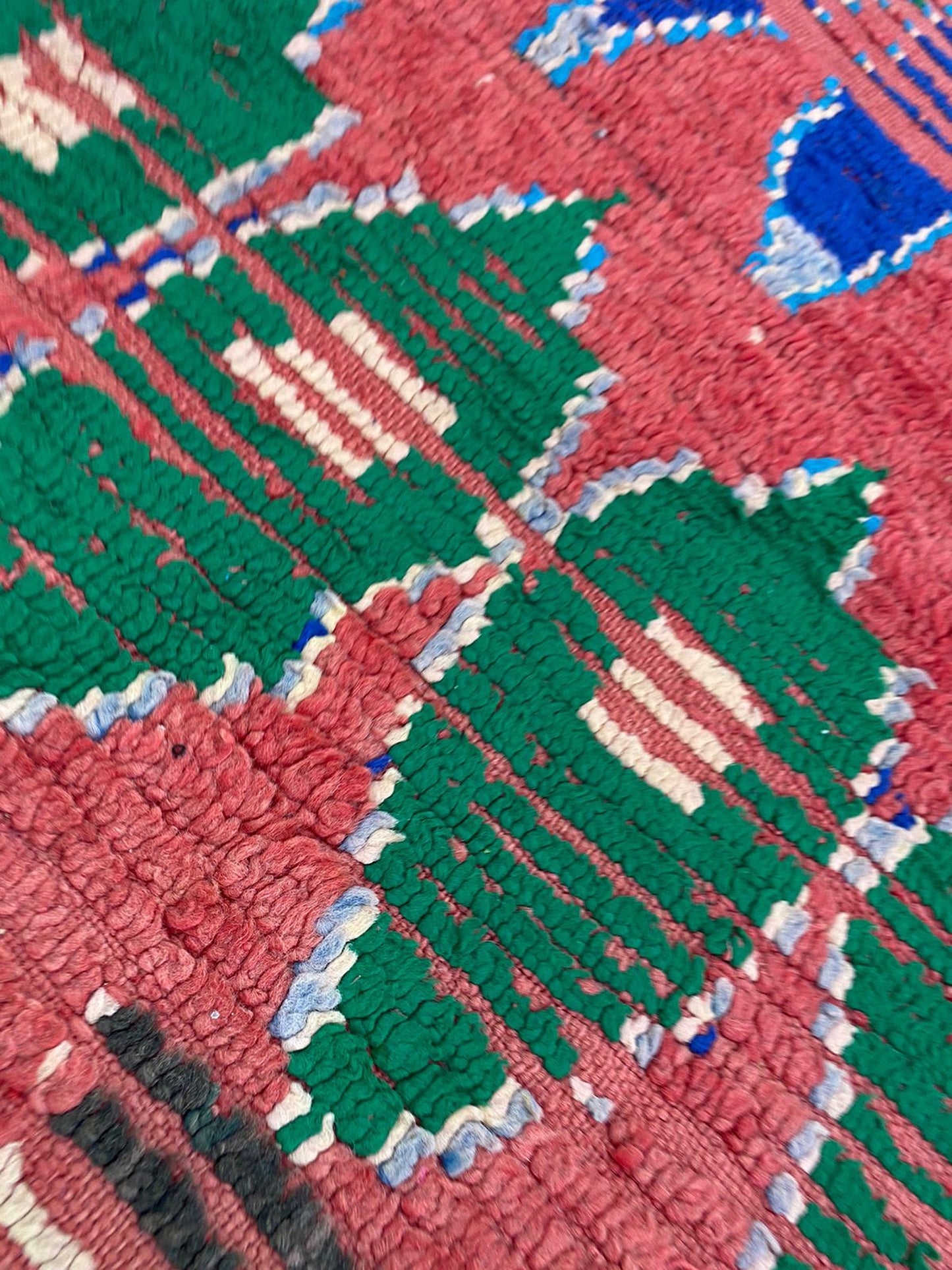 Tapis de couloir berbère marocain de 3 pieds sur 8 pieds, tapis étroit tissé tribal.