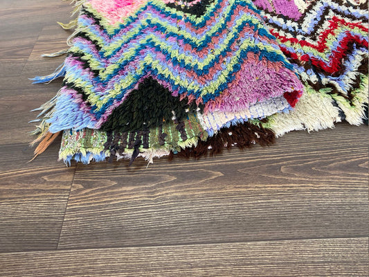 Tapis de couloir tribal vintage à chevrons de 3 pieds sur 6 pieds, tapis étroit berbère marocain.