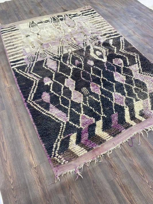 6x8 feet, vintage Carpet Moroccan, Boujaad large area rug.