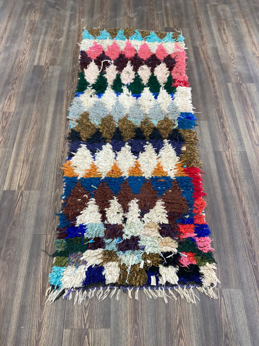 Tapis berbère vintage azilal 3x6 pieds. Tapis marocains colorés en forme de diamant.