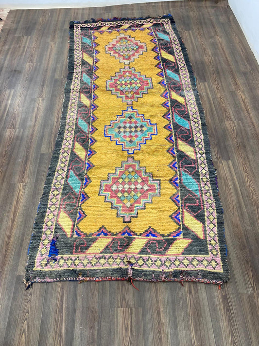 Tapis de couloir marocain vintage 4x11, tapis de couloir berbère marocain.