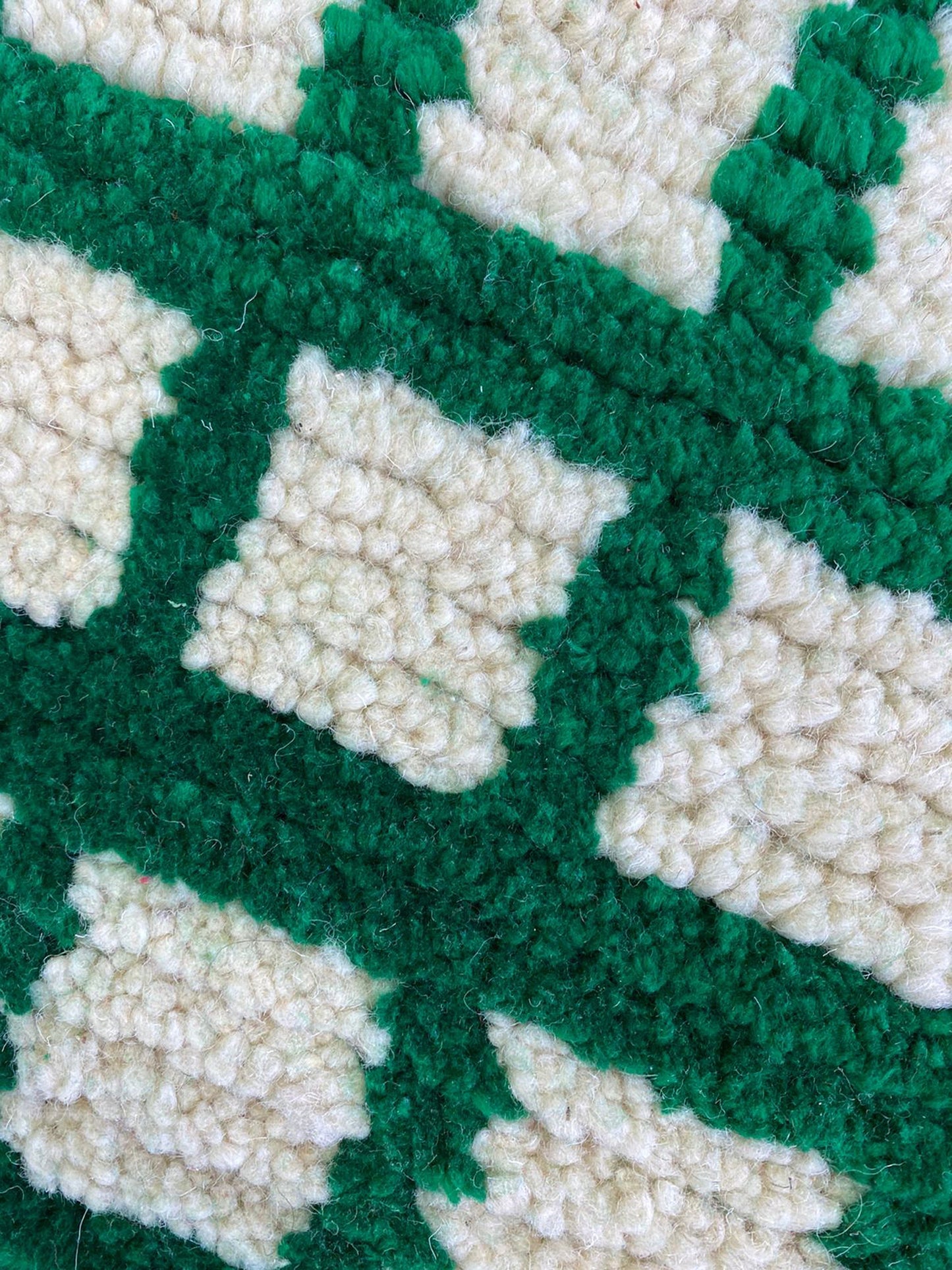 Pouf ottoman carré berbère marocain vert.