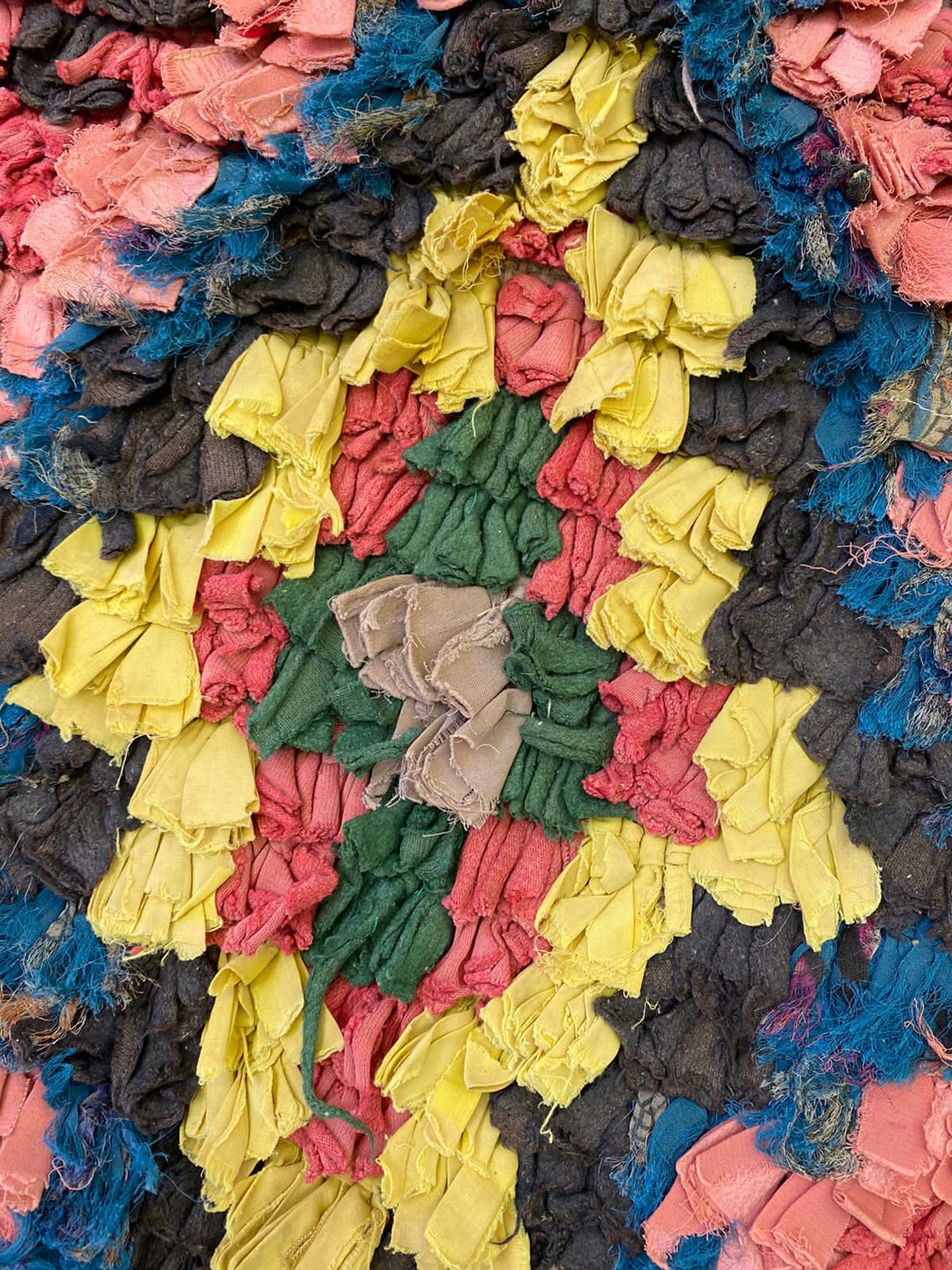 Tapis marocain vintage Boucherouite tissé à la main, tapis berbère shag 5x5.