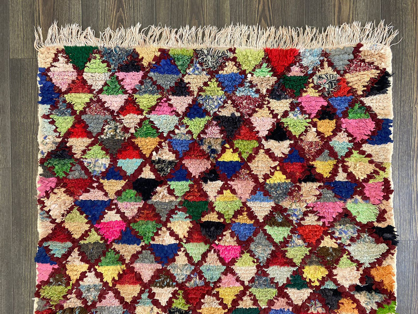 Tapis marocain Boucherouite coloré de 3 x 5 pieds.