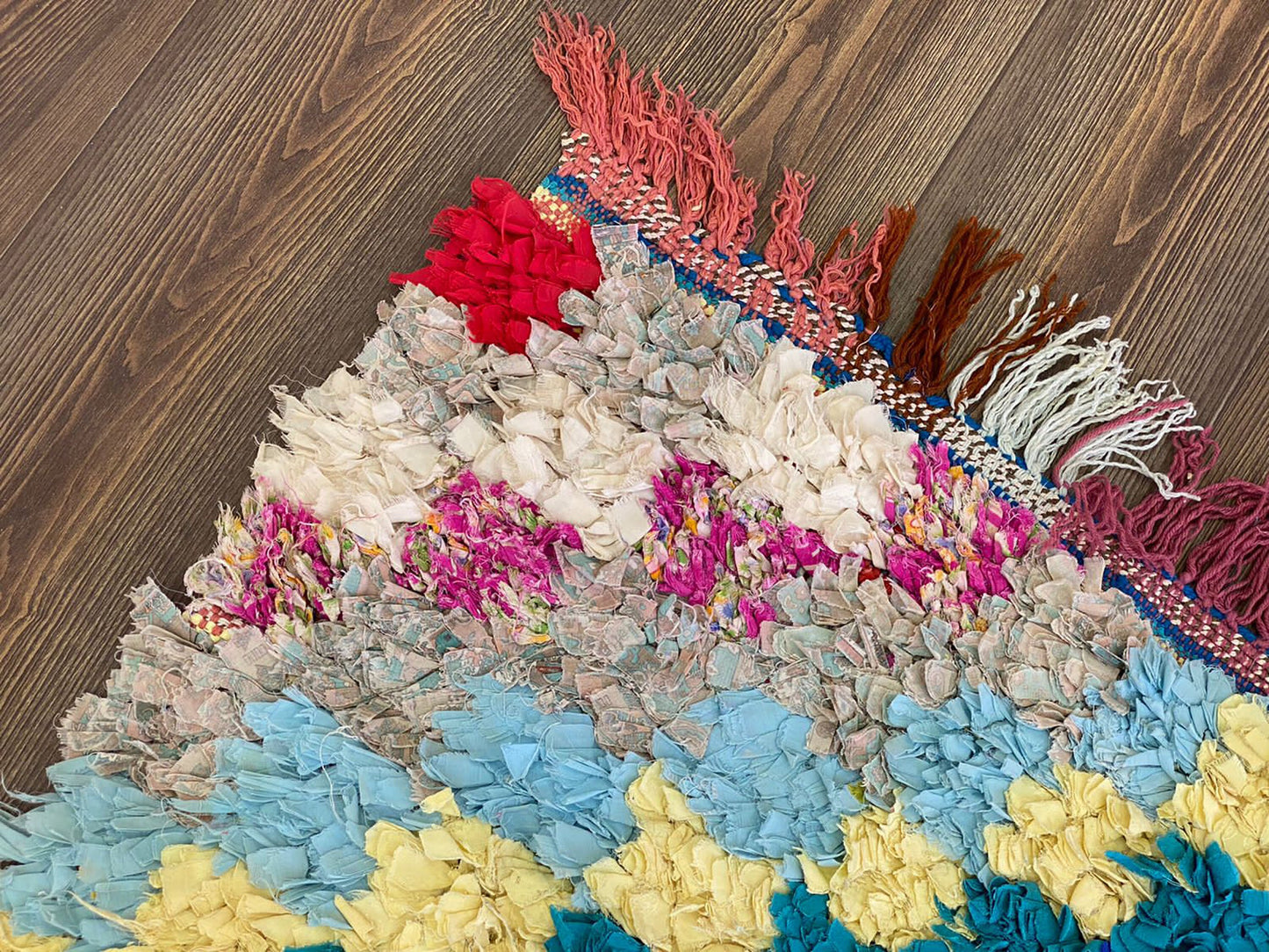 Tapis Boucherouite à carreaux 4x6 pieds.