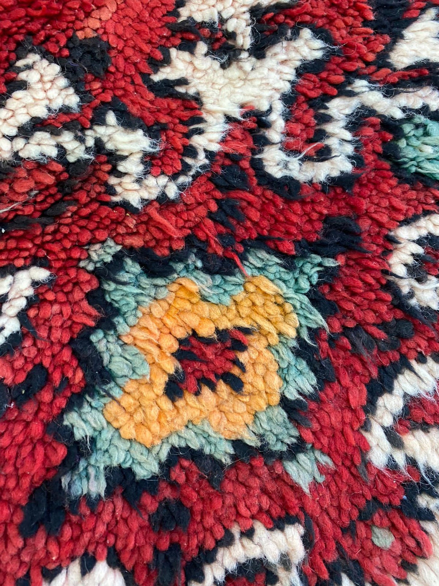 Petit tapis vintage en laine rouge 3x4, tapis berbère marocain tissé à la main.