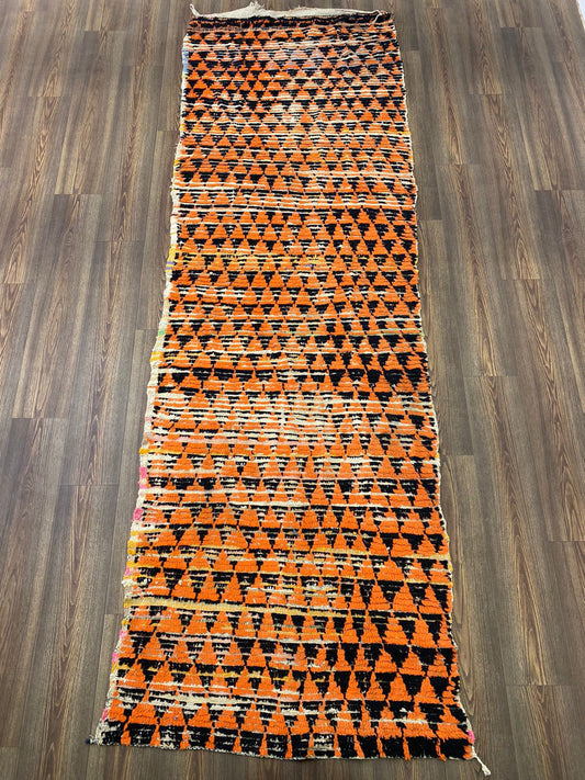 Tapis de couloir vintage marocain noir et orange 3x7.