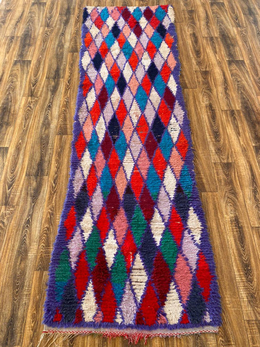 Tapis berbère marocain vintage long et coloré en forme de diamant 3x10.