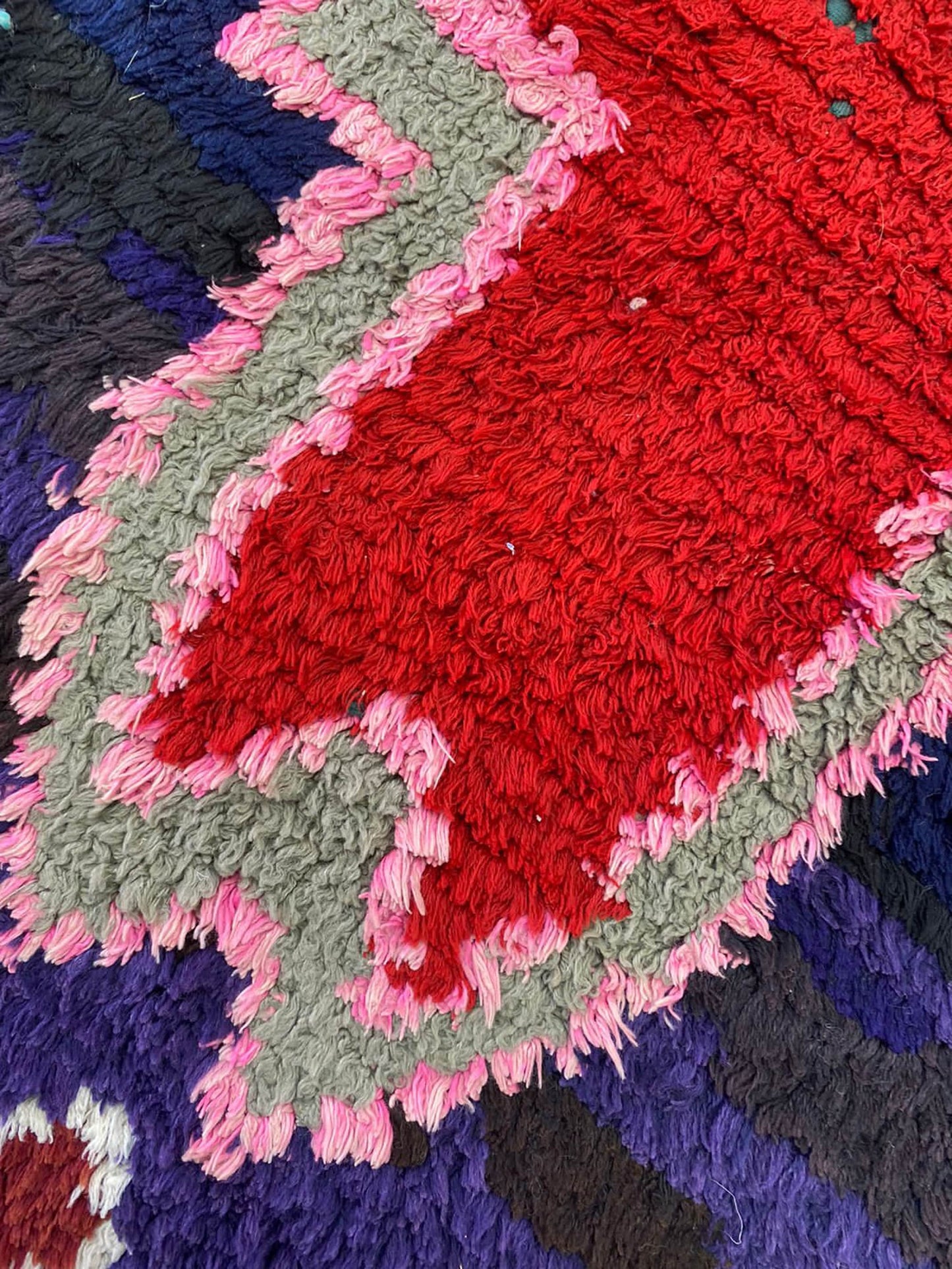 Petit tapis de couloir étroit vintage marocain rouge et bleu 2x7.