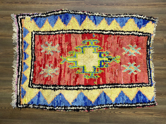 Tapis marocain Boucherouite vintage petit et coloré 3x5.