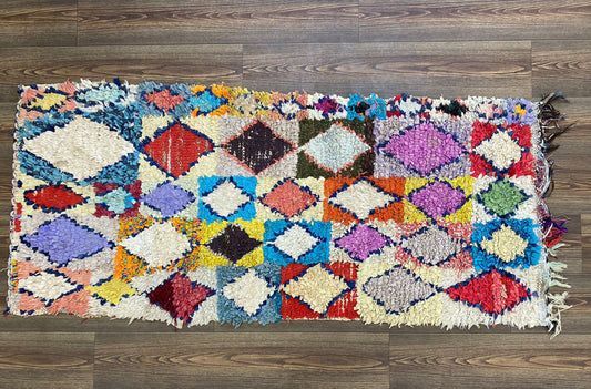 Tapis marocain Boucherouite vintage étroit 2x6. Tapis colorés à losanges