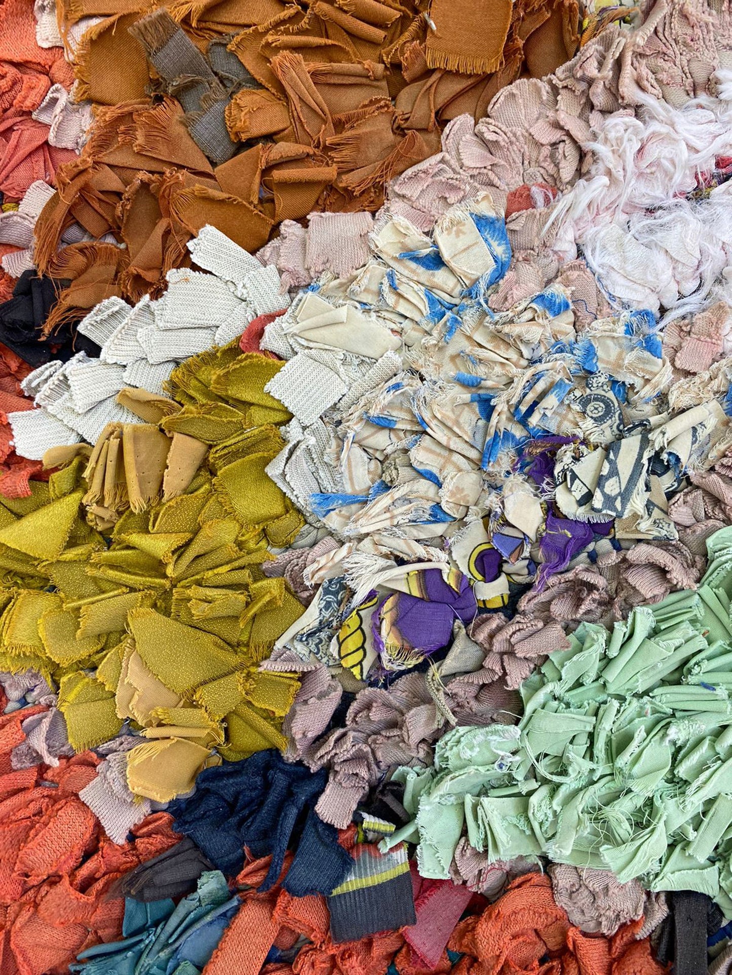 Tapis marocain Boucherouite vintage étroit de petite taille 3x5.