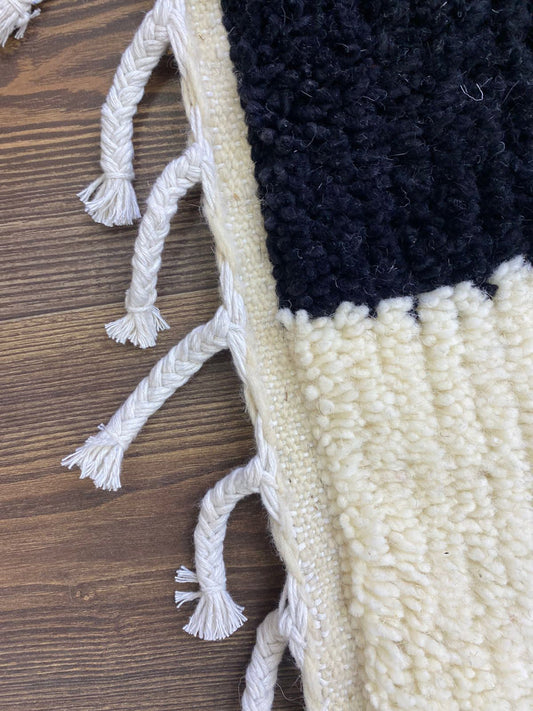 Tapis irrégulier, tapis à carreaux, tapis berbère marocain en laine.