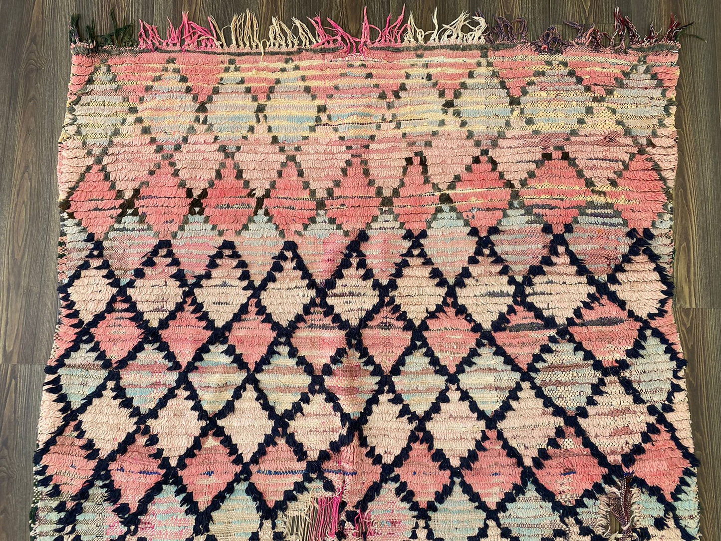 Tapis vintage à grille rose, tapis berbère marocain 5x8.