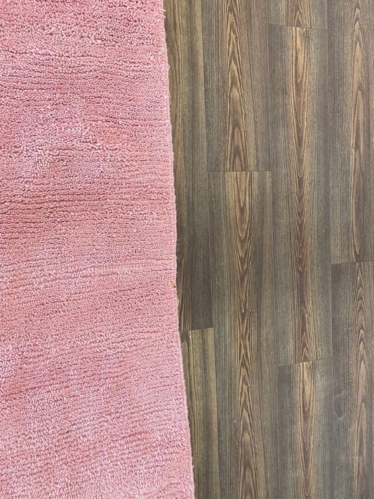 Tapis en laine solide rose berbère marocain personnalisé, tapis faits à la main pour le salon - Cadeau pour la maison.