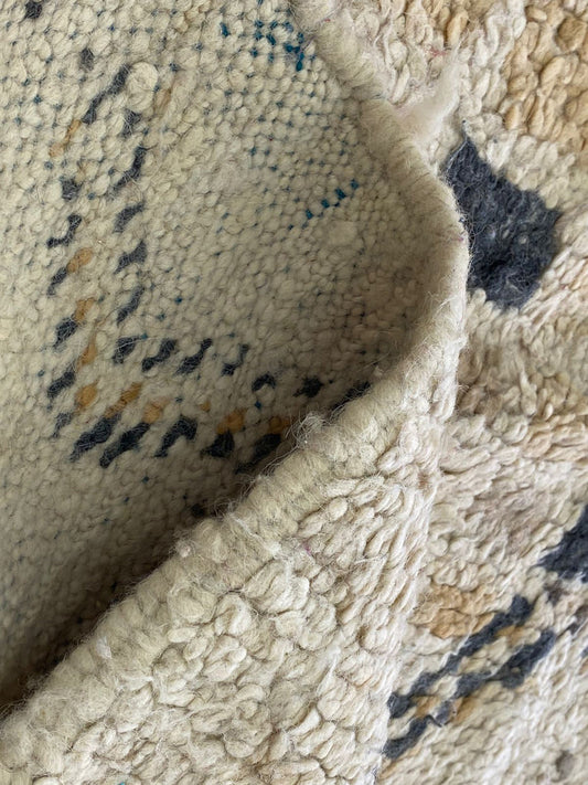 4x6 ft colorful Moroccan vintage rug.