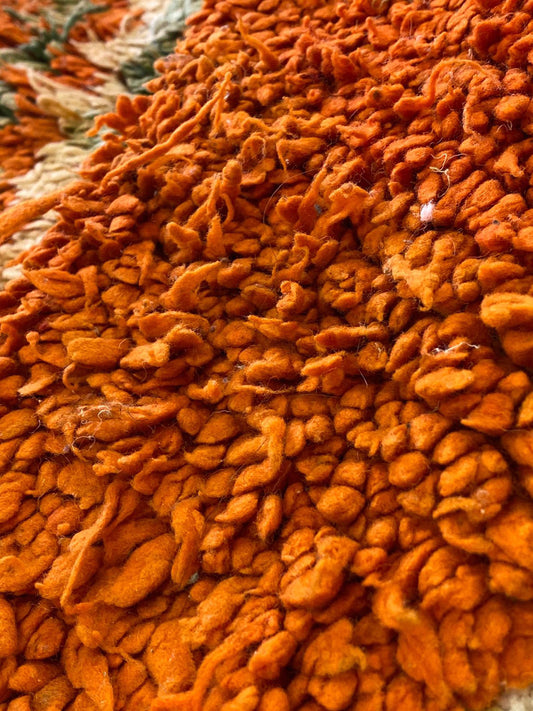 4x6 FT Moroccan vintage area wool rugs.