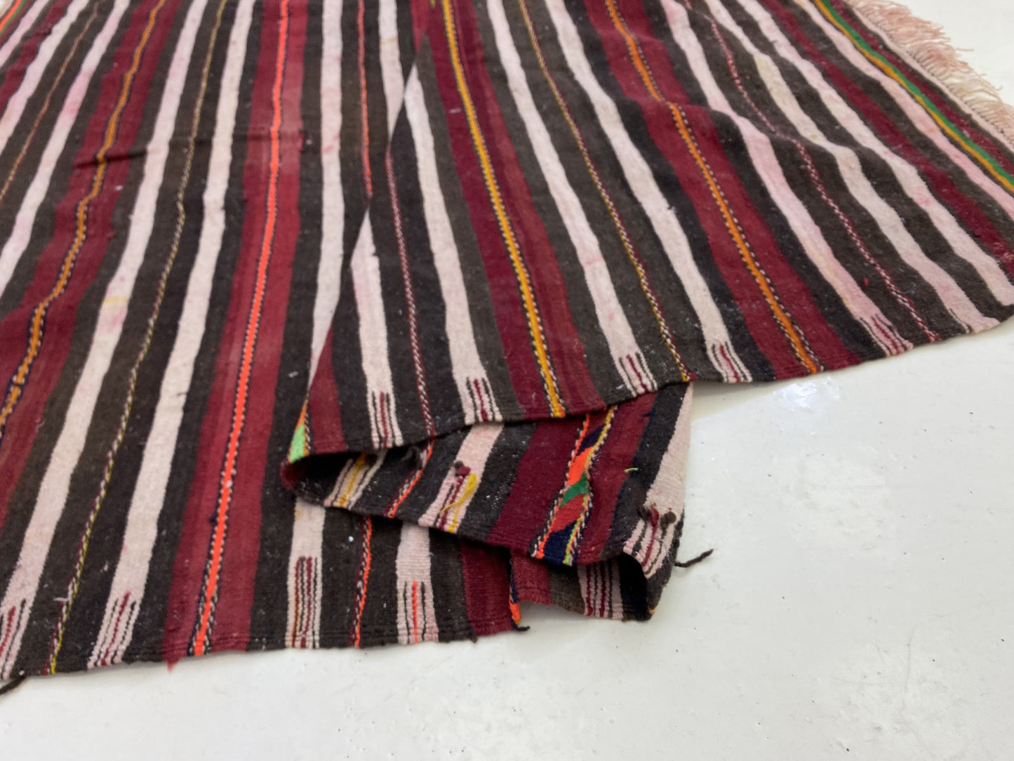 Vintage bohemian Moroccan wool area rug 4x7 ft.