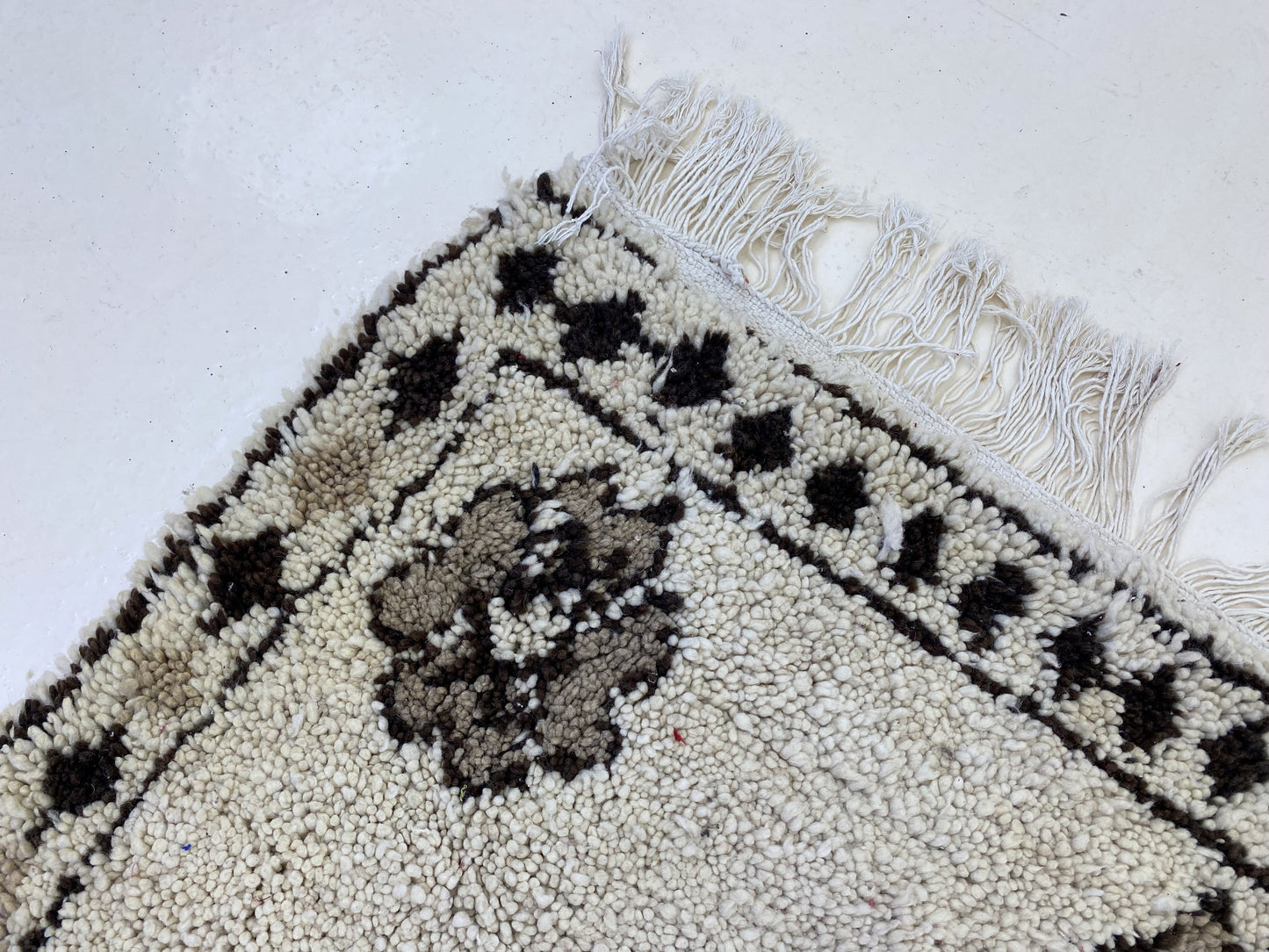 Moroccan woven vintage Wool runner rug 3x6 ft.