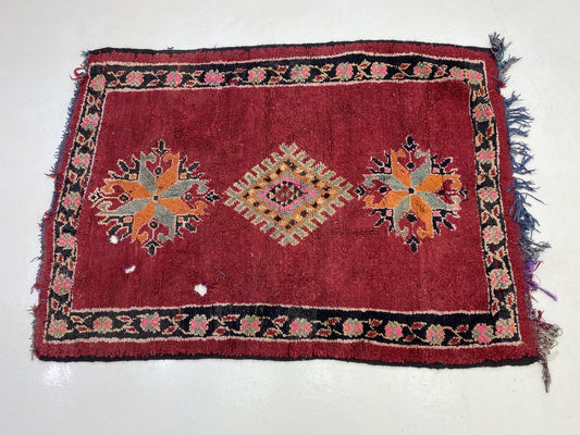 Vintage Moroccan wool area rug 5x7 ft.
