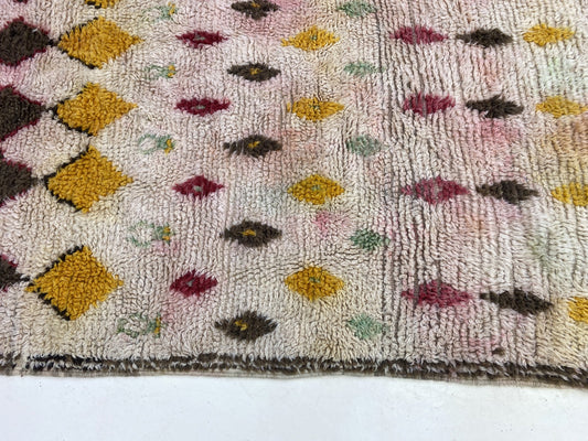 Tapis marocain en laine tissé à la main 5x9 pi.