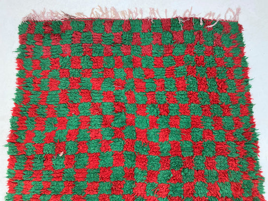Tapis à carreaux rouge et vert 5x8, tapis vintage marocain.