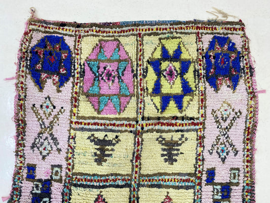 Tapis de couloir marocain boucherouite 4x9, tapis de couloir abstrait.