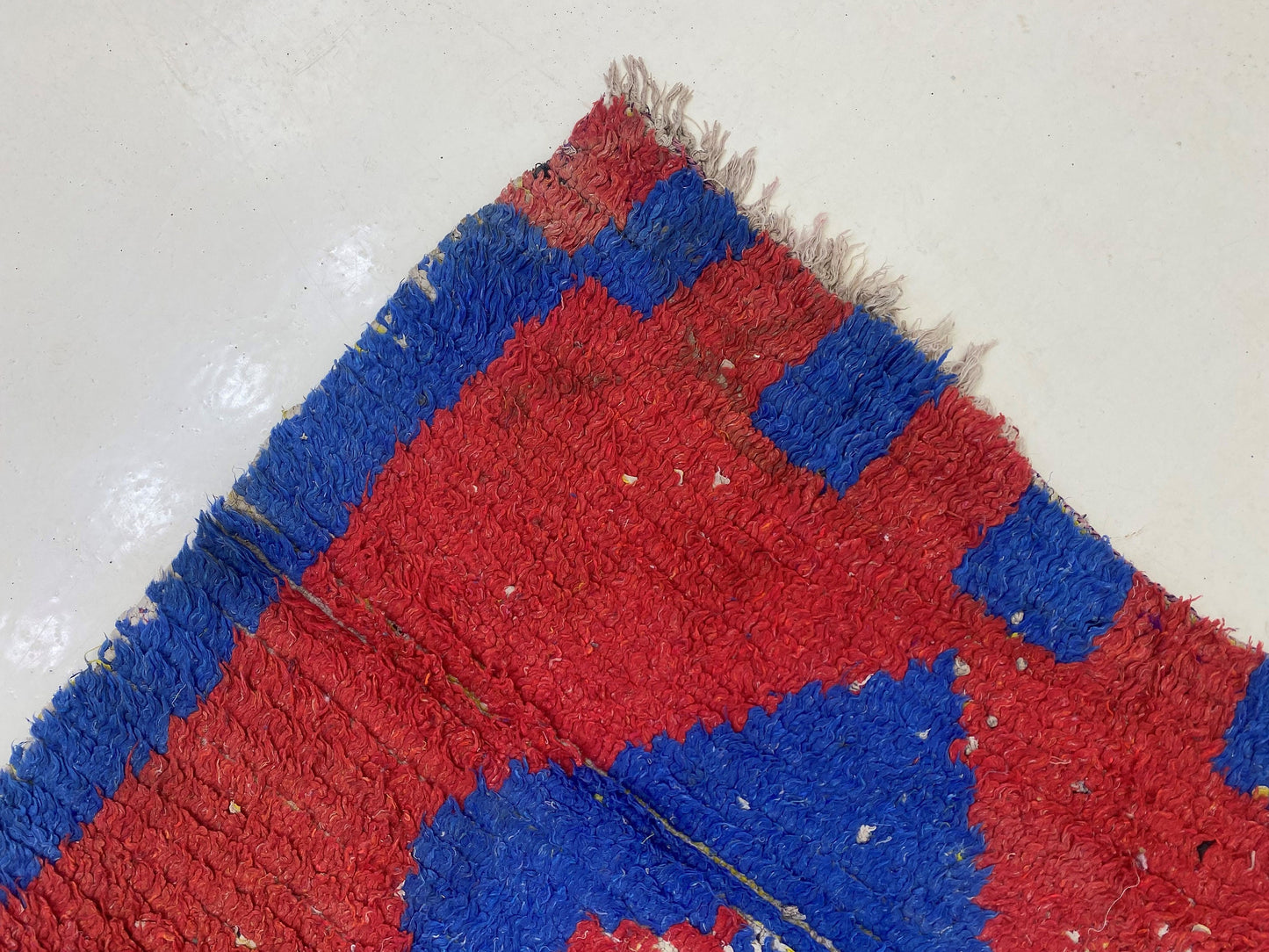 Narrow diamond rug runner 3x9.5, Moroccan vintage runner rug.