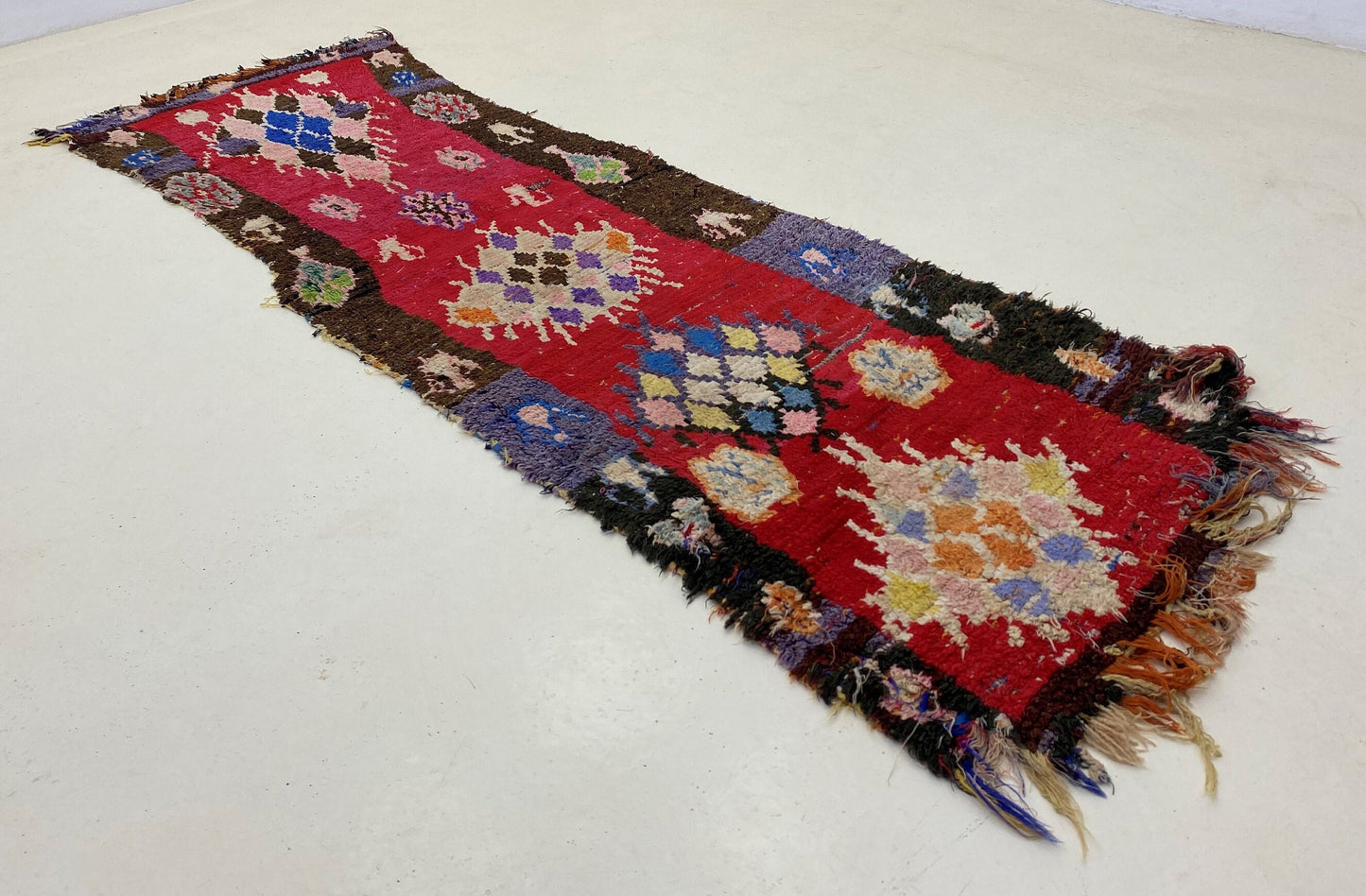 Tapis de couloir vintage marocain 2,5x8, long tapis berbère unique.