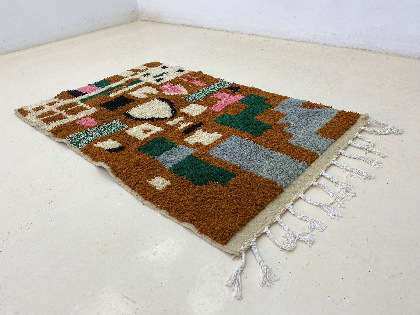 Tapis berbère marocain fabriqué à la main - Tapis unique personnalisé - Tapis fabriqué sur commande.